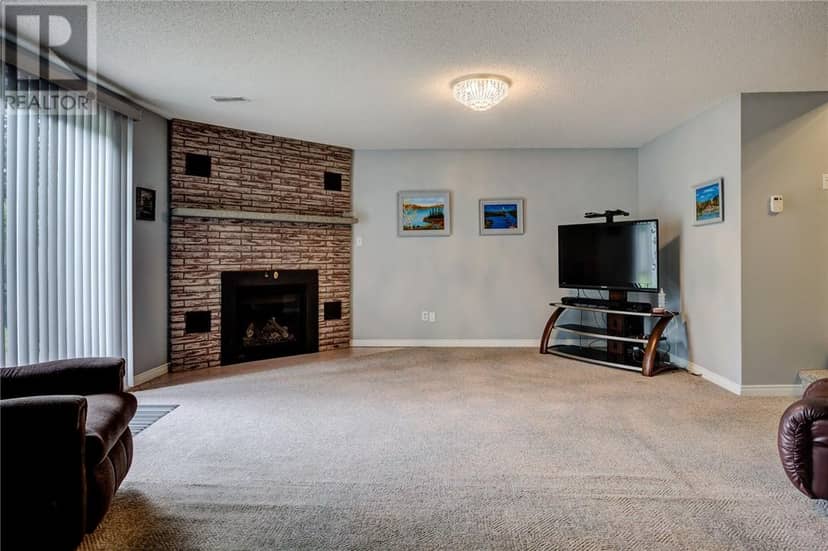 1858 Covewood Crescent — photo 16 of 24