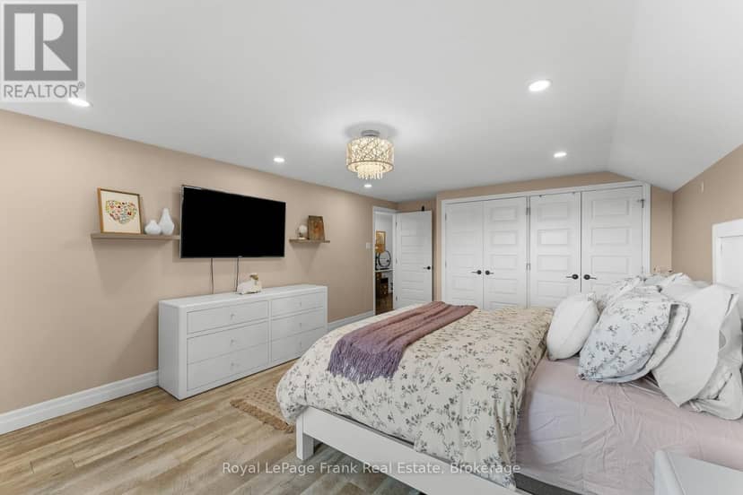 215 Francis Street — photo 25 of 40