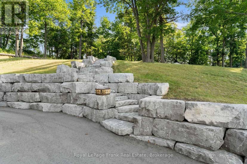 215 Francis Street — photo 33 of 40