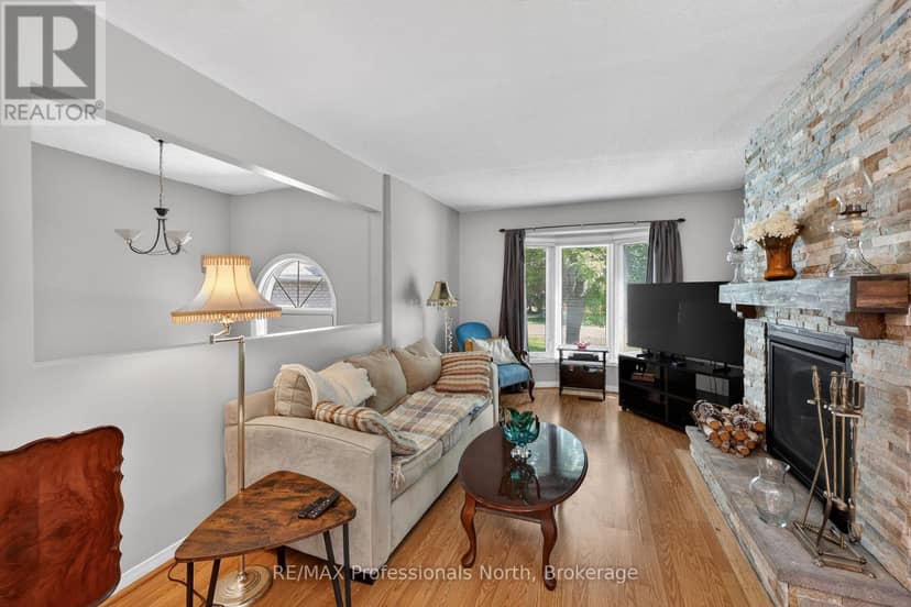 48 Fairway Crescent — photo 10 of 40