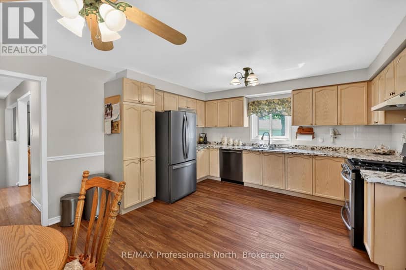 48 Fairway Crescent — photo 16 of 40