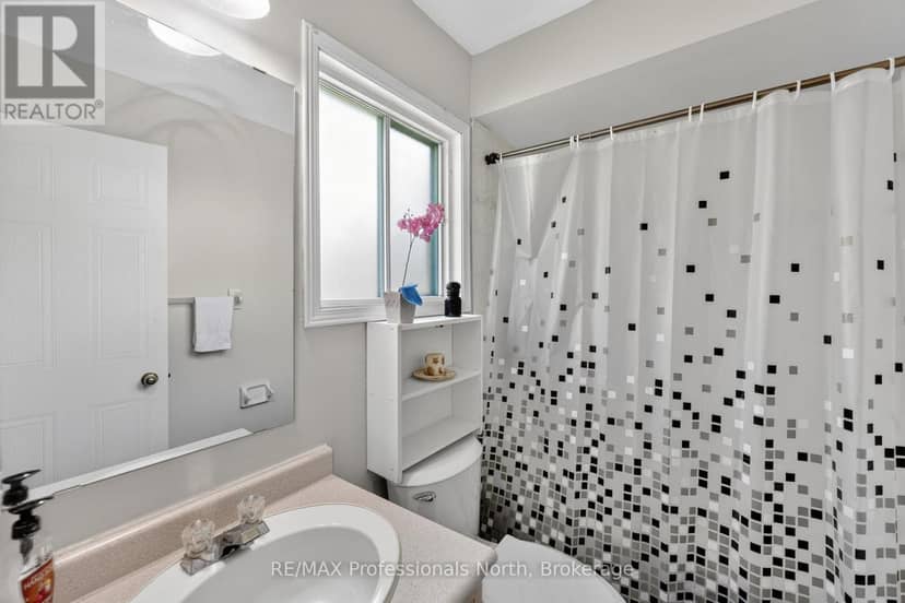 48 Fairway Crescent — photo 19 of 40