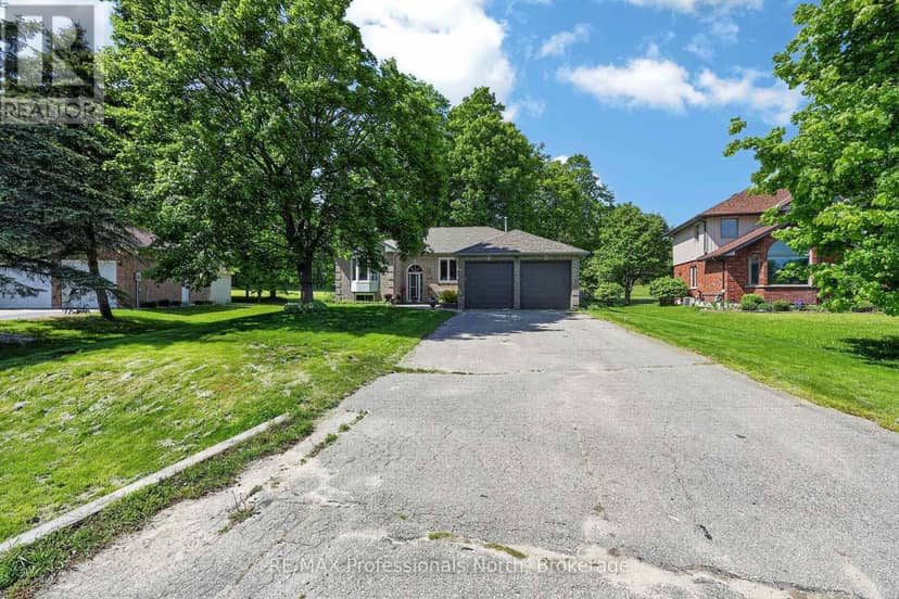 48 Fairway Crescent — photo 2 of 40
