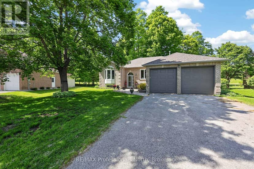 48 Fairway Crescent — photo 3 of 40