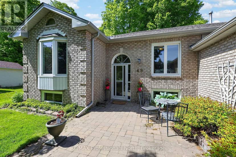 48 Fairway Crescent — photo 5 of 40