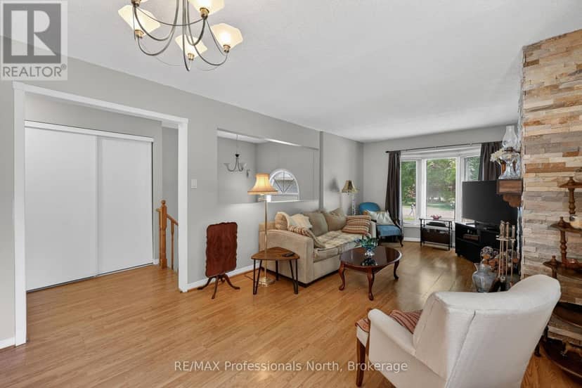 48 Fairway Crescent — photo 9 of 40