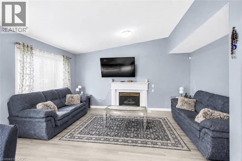 172 ALDERLEA Avenue — photo 13 of 40