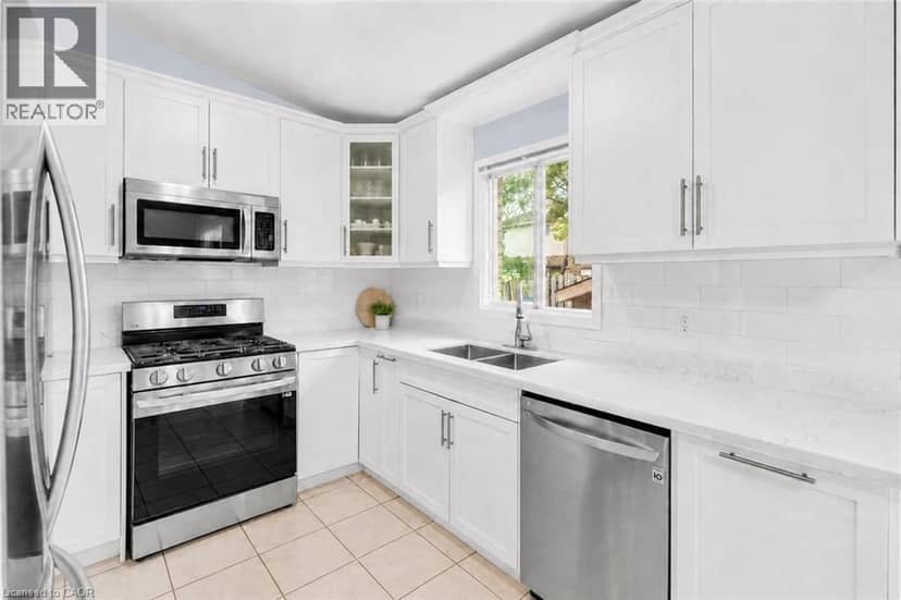 172 ALDERLEA Avenue — photo 19 of 40