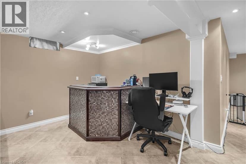 172 ALDERLEA Avenue — photo 38 of 40