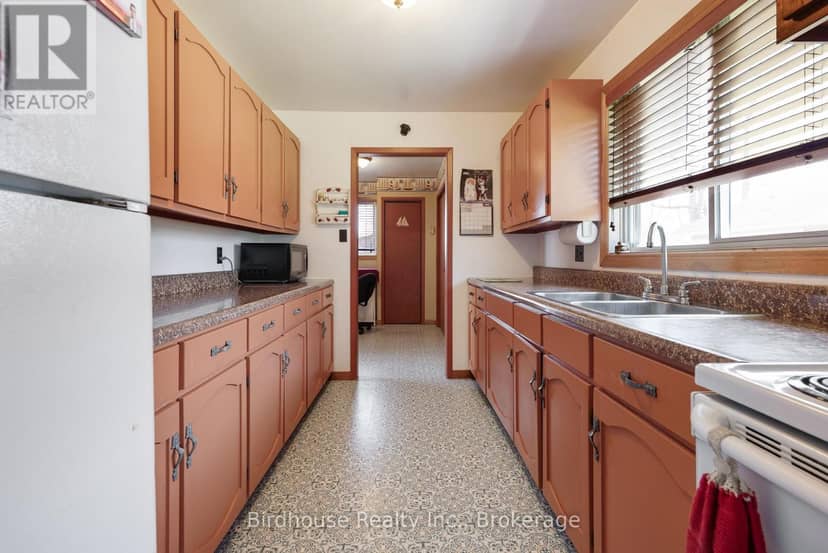 24 Gillis Street — photo 9 of 36