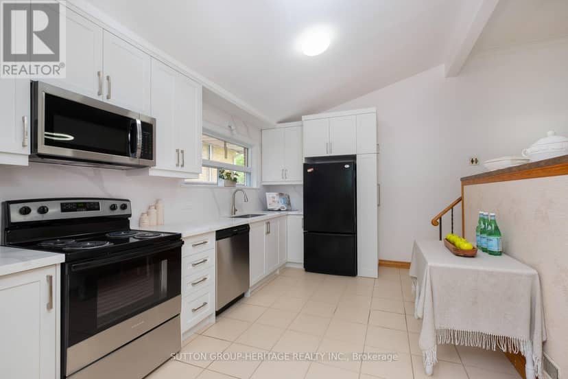 23 Gaiety Drive — photo 11 of 32
