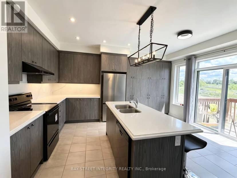 41 Kenneth Rogers Crescent — photo 9 of 40