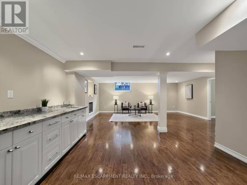 17 - 3353 Liptay Avenue — photo 30 of 40