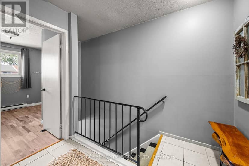 173 Rosemund Crescent — photo 16 of 25
