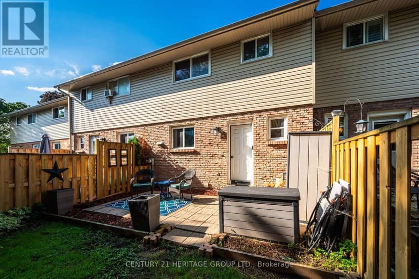173 Rosemund Crescent — photo 5 of 25