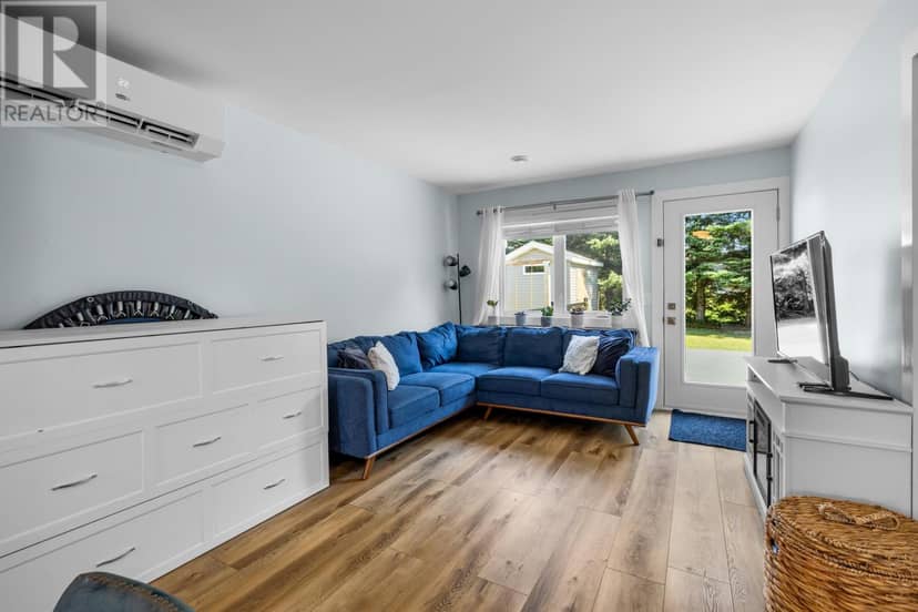 647 Wilmot Lane — photo 12 of 37