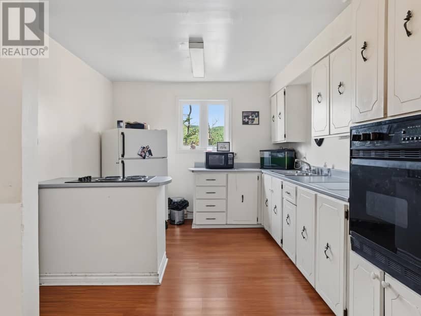 1784 Portugal Cove Road — photo 18 of 25
