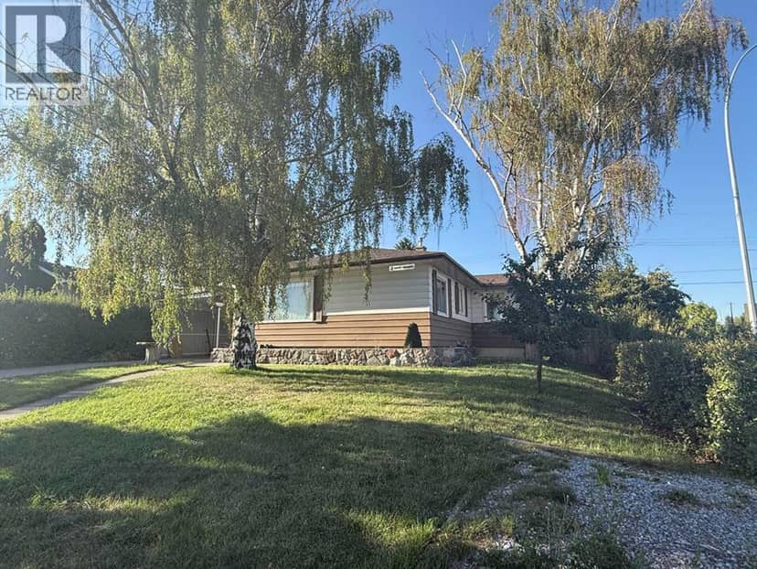2 Simons Crescent NW, Calgary, photo 2