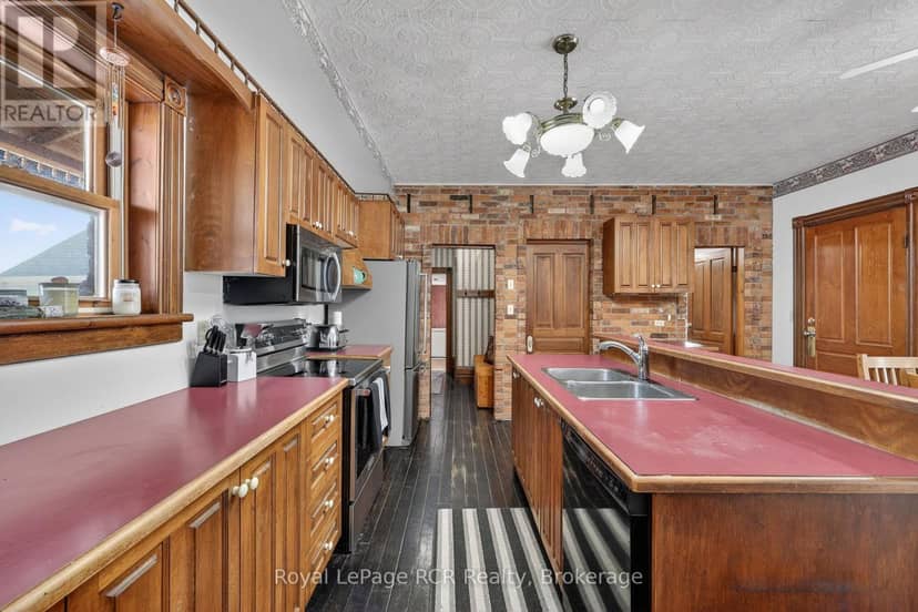 2553 County Road 42 — photo 9 of 36