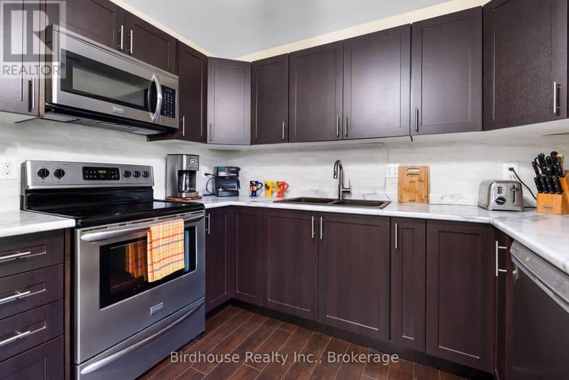 46 Riverside Drive — photo 11 of 40