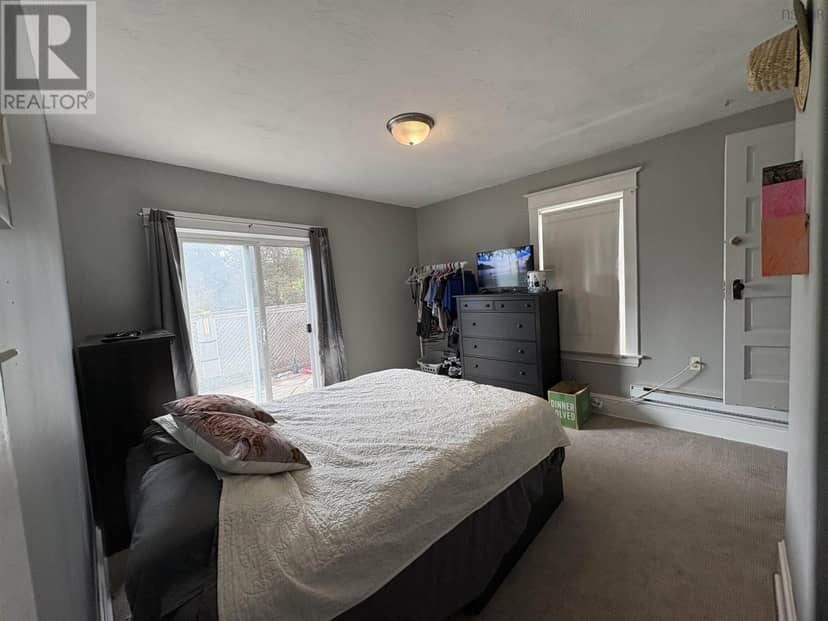 11 Victoria Avenue — photo 18 of 29