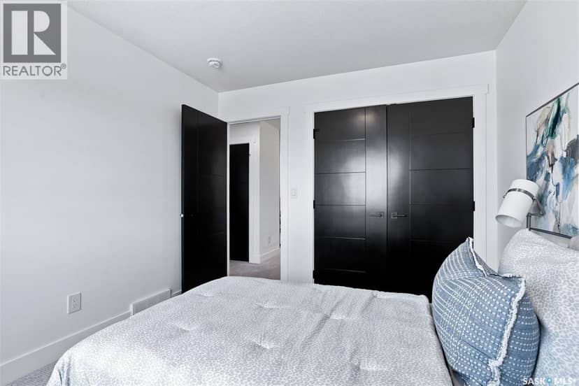 106 Cockcroft MANOR — photo 31 of 40