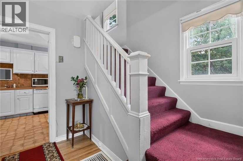 210 Blythwood Avenue — photo 14 of 40