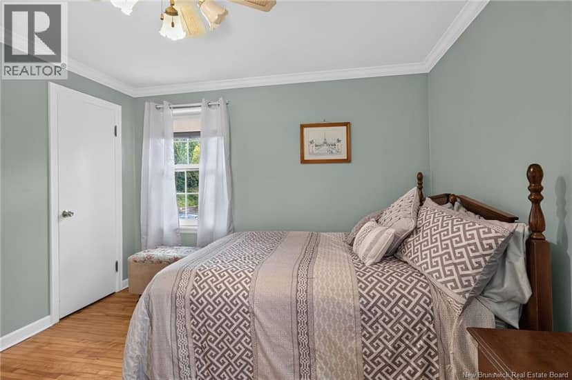 210 Blythwood Avenue — photo 17 of 40