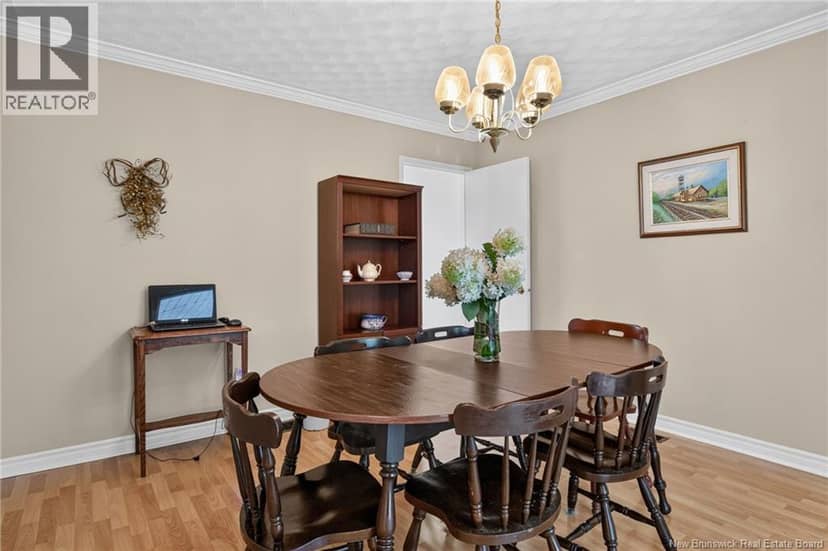 210 Blythwood Avenue — photo 3 of 40