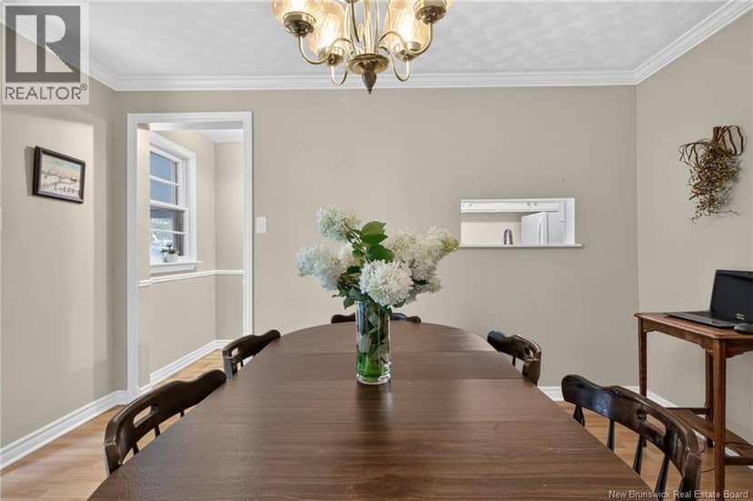 210 Blythwood Avenue — photo 6 of 40