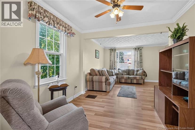 210 Blythwood Avenue — photo 8 of 40