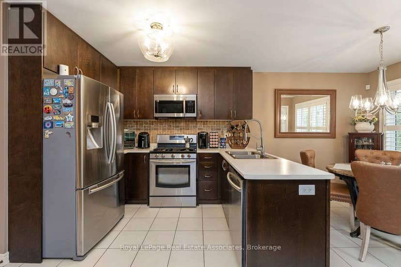 24 Lacorra Way — photo 10 of 40