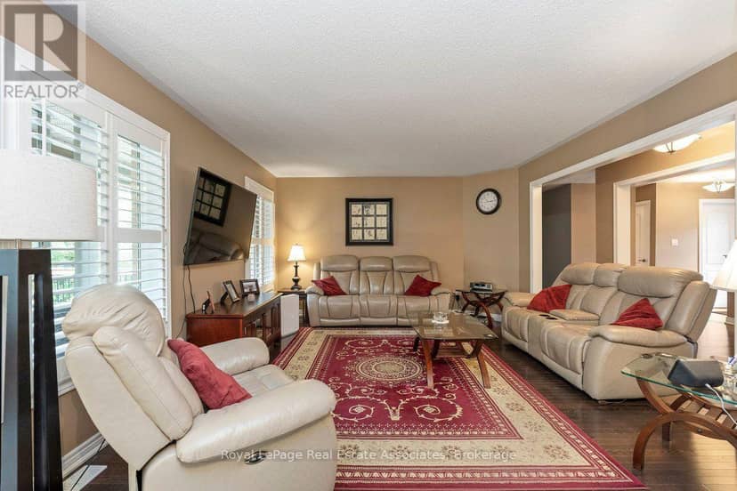 24 Lacorra Way — photo 8 of 40