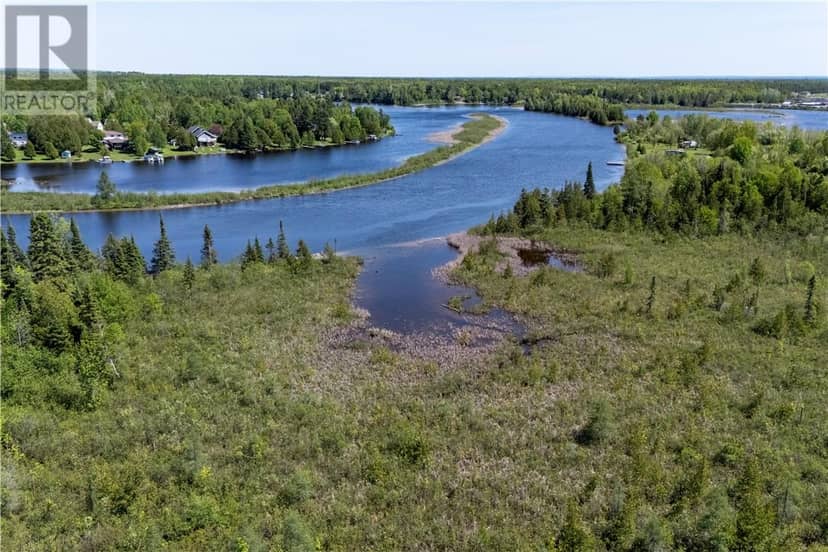Lot 0 De L'Etang — photo 2 of 17