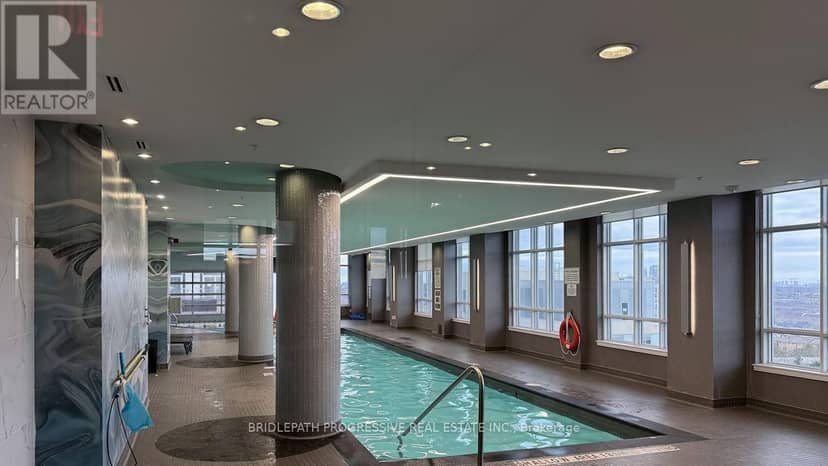 1211 - 9205 Yonge Street — photo 15 of 18