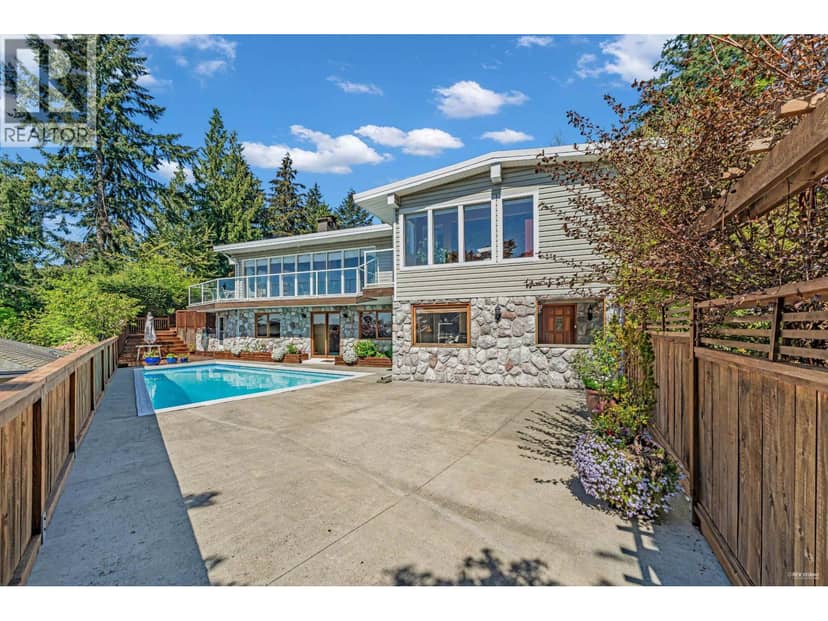 4323 VALENCIA AVENUE, North Vancouver, photo 2