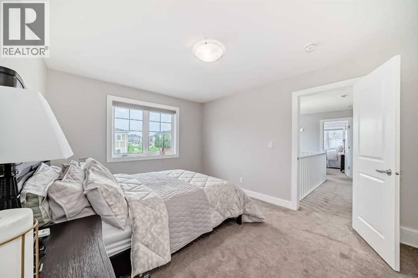 8 Yorkville Link SW — photo 10 of 22