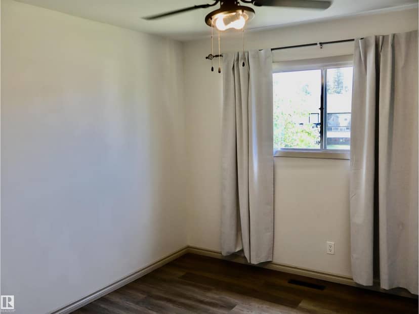 4306 - 55 Ave — photo 33 of 40
