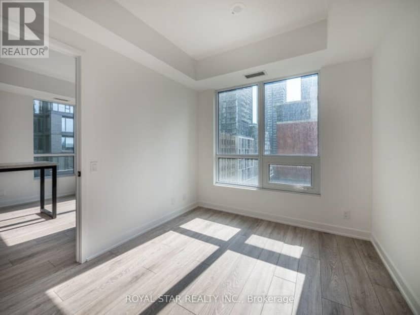 1007 - 108 Peter Street — photo 17 of 25