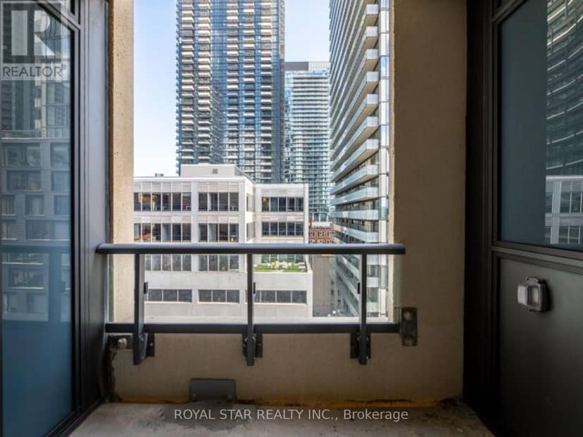 1007 - 108 Peter Street — photo 20 of 25