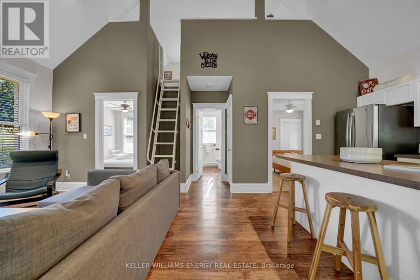 2 Pine Forest Lane, Prince Edward County, photo 2