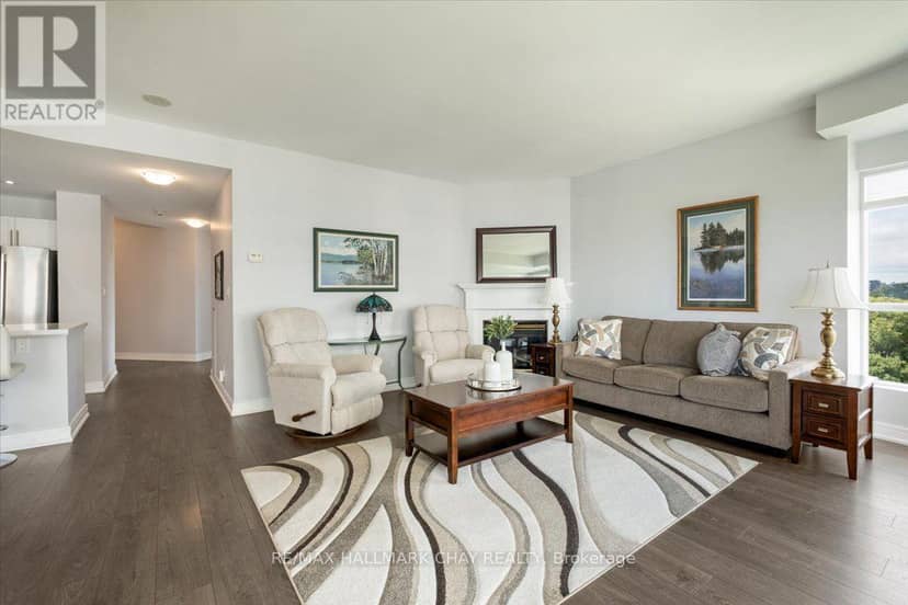 605 - 2 Toronto Street — photo 18 of 40