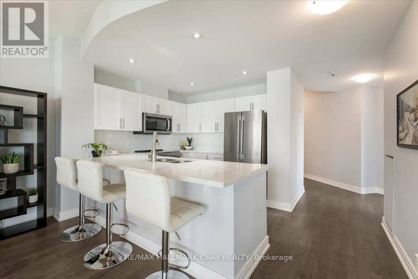 605 - 2 Toronto Street — photo 8 of 40
