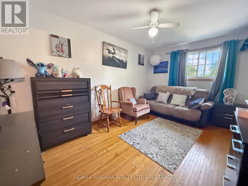 318 Albany Street — photo 12 of 32