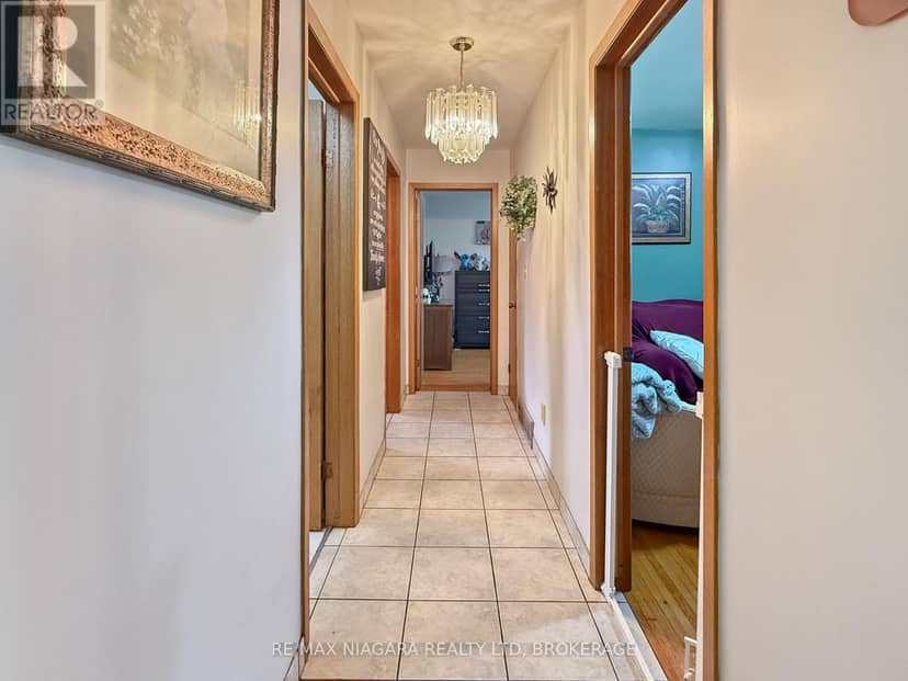318 Albany Street — photo 9 of 32