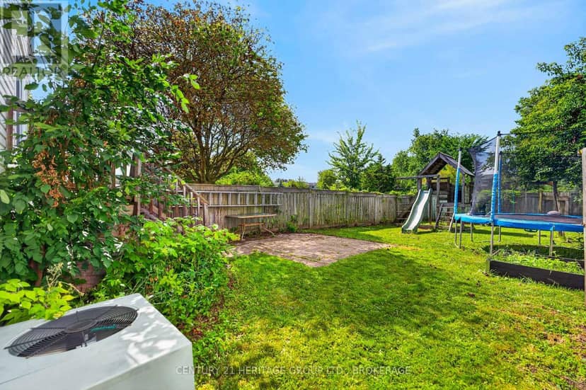 944 Warburton Crescent — photo 30 of 40