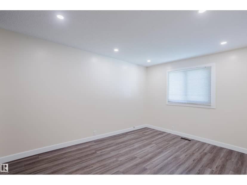 36 Harrow Circle Ci NW — photo 13 of 40