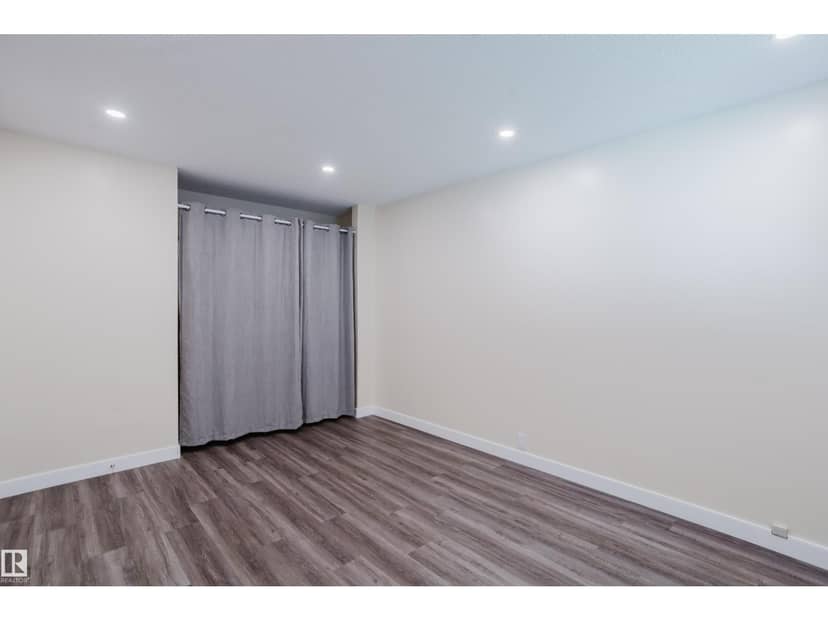 36 Harrow Circle Ci NW — photo 14 of 40