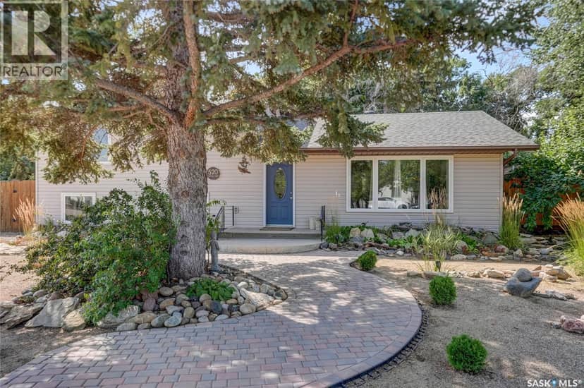 520 3rd AVENUE E — photo 1 of 40