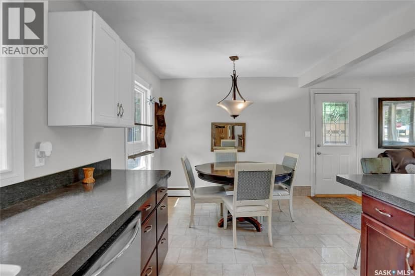 520 3rd AVENUE E — photo 13 of 40